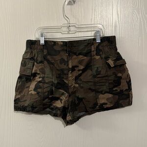 Camo Women's Cargo Shorts